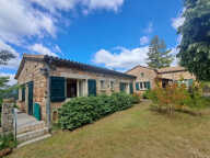 Propriété de caractère en pierre avec habitation principale et 4 gîtes sur plus d'1,5 ha — photo 3