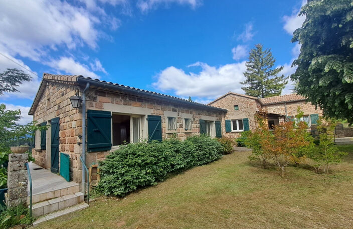 Propriété de caractère en pierre avec habitation principale et 4 gîtes sur plus d'1,5 ha — photo 3