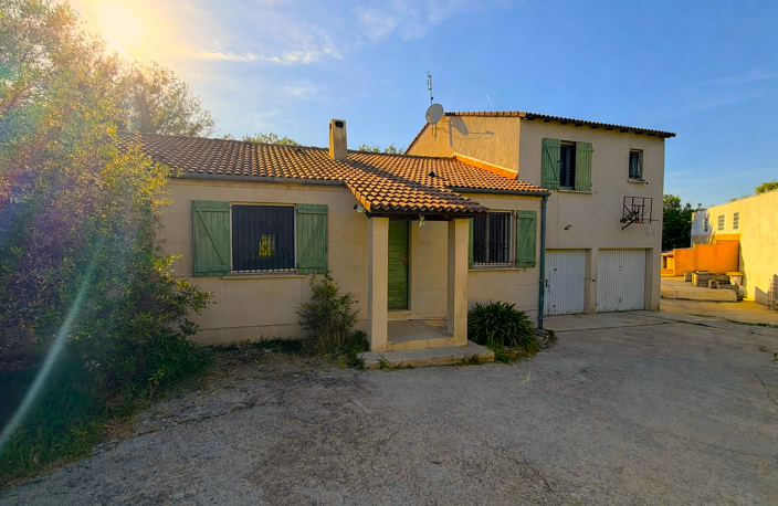 Villa sur les hauteurs avec dépendances — photo 3