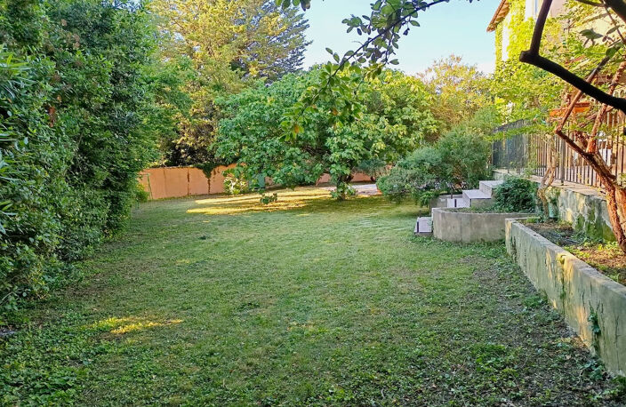 Villa sur les hauteurs avec dépendances — photo 4