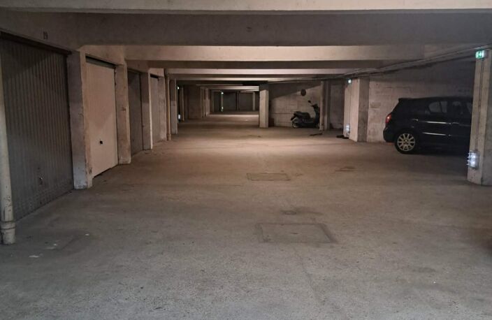 Vente Garage 14 m&sup2; — photo 3