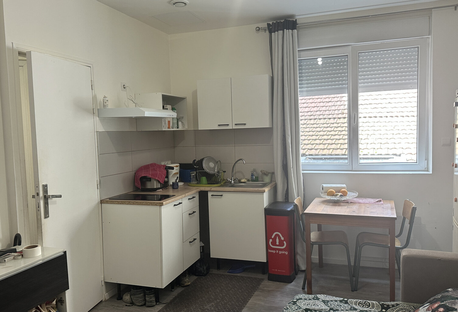 A VENDRE AU COEUR DE L'ARBRESLE STUDIO IDEAL INVESTISSEUR — photo 1