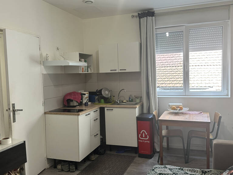 A VENDRE AU COEUR DE L'ARBRESLE STUDIO IDEAL INVESTISSEUR — photo 1