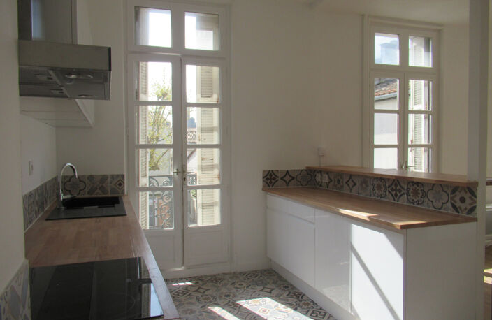 APPARTEMENT TYPE 2 BIS AVEC VUE ET BALCON — photo 4