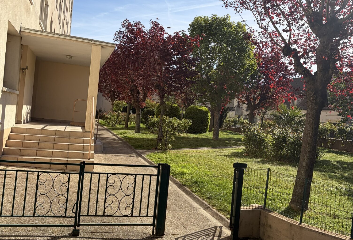 Vente Garage 12 m&sup2; — photo 1