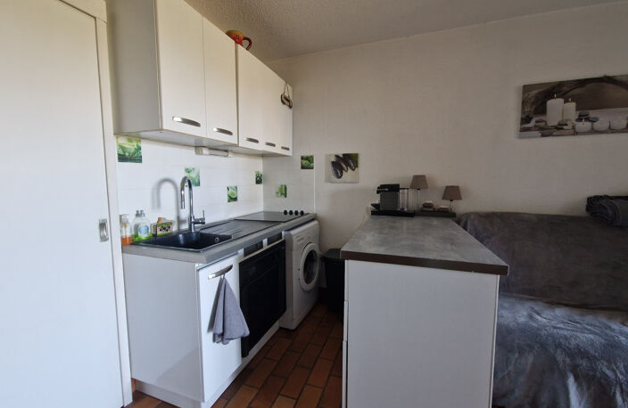 Appartement 2 pièces de 32m2 en rez de jardin et en front de — photo 3