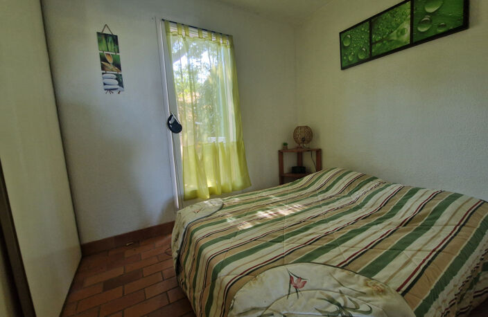 Appartement 2 pièces de 32m2 en rez de jardin et en front de — photo 4
