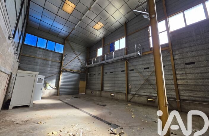 Vente Garage 211 m&sup2; — photo 3