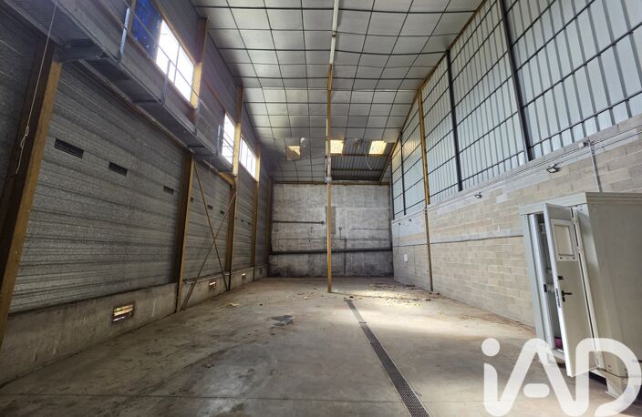Vente Garage 211 m&sup2; — photo 4