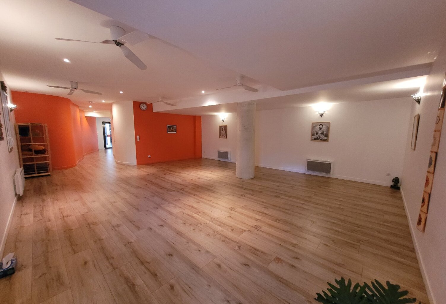 Local commercial — photo 1