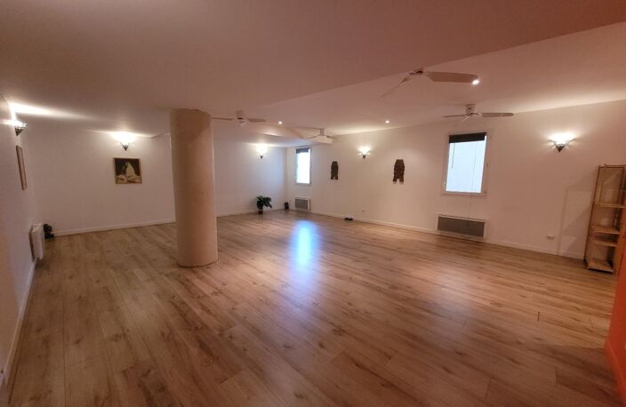 Local commercial — photo 3