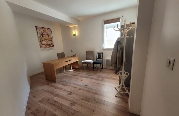 Local commercial — photo 5