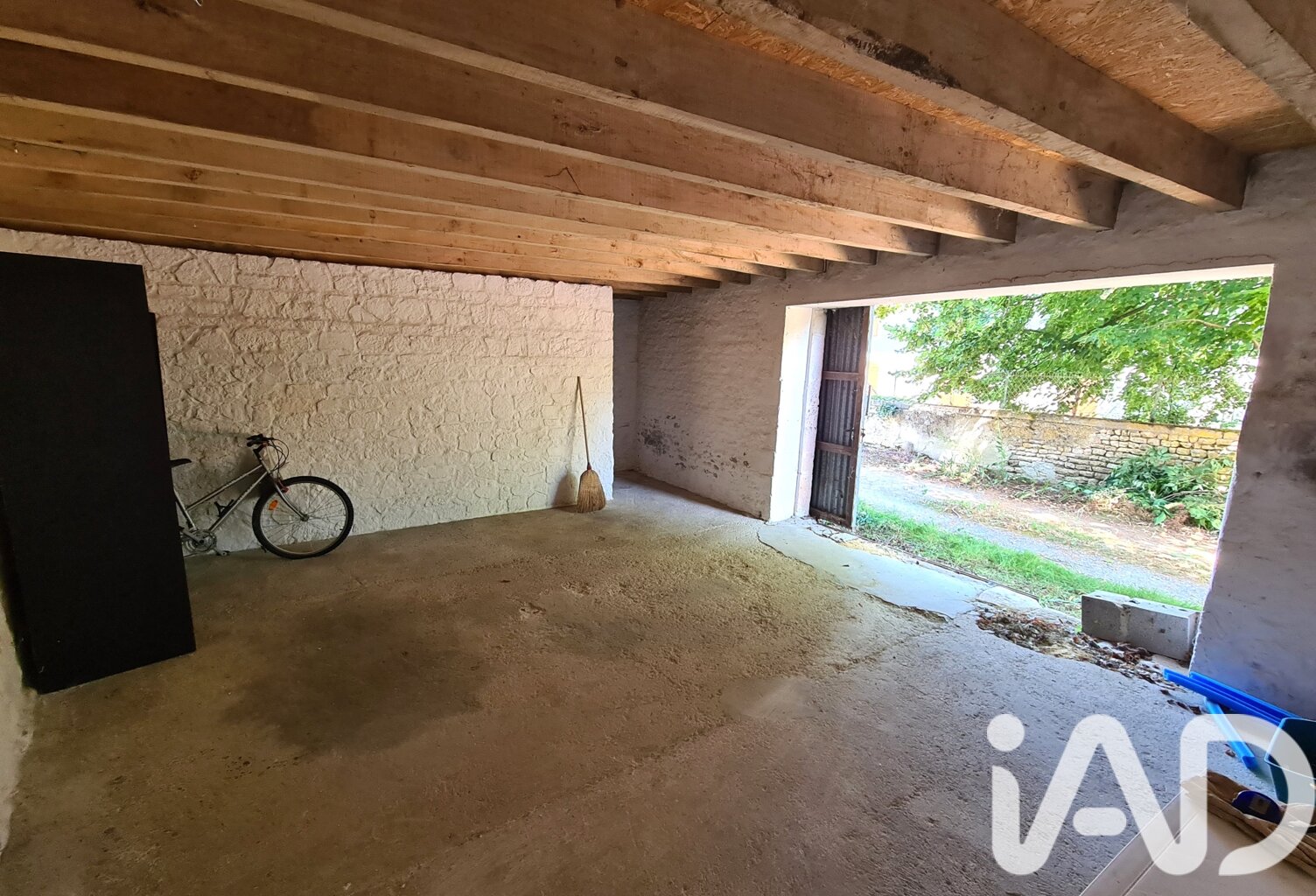 Vente Garage 63 m&sup2; — photo 1