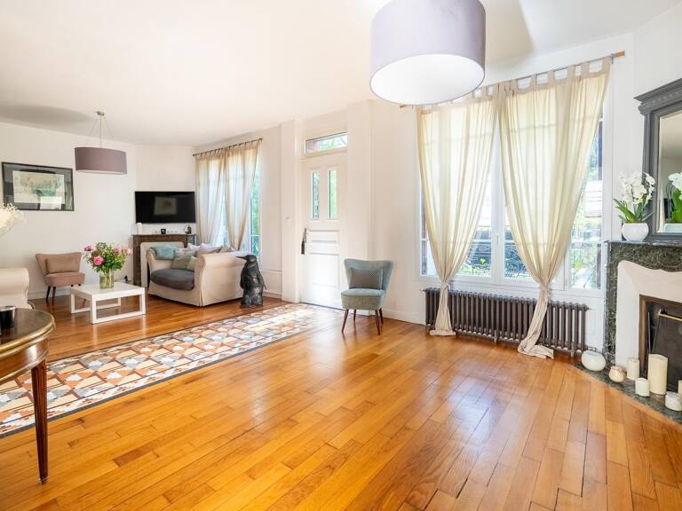 Jolie Meulière, plein centre, de 205 m² habitables — photo 1