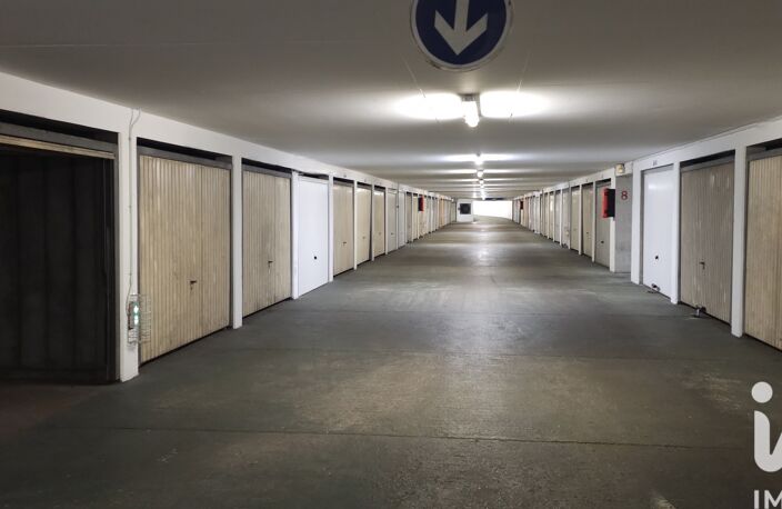 Vente Garage 13 m&sup2; — photo 2