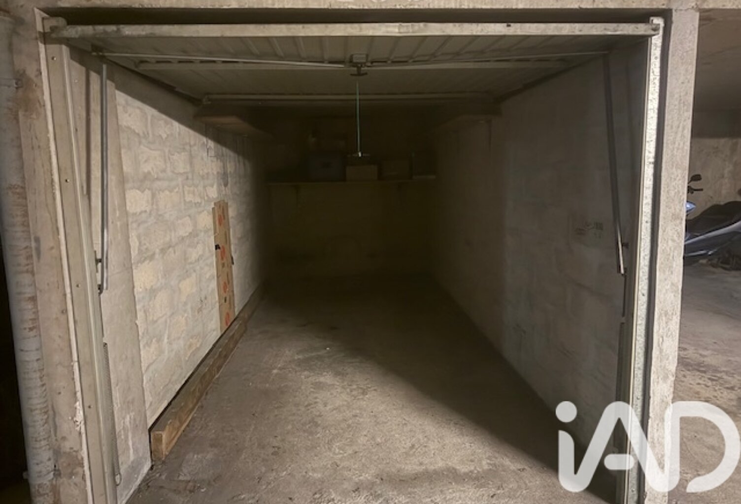 Vente Garage 12 m&sup2; — photo 1