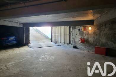 Garage  24000 €