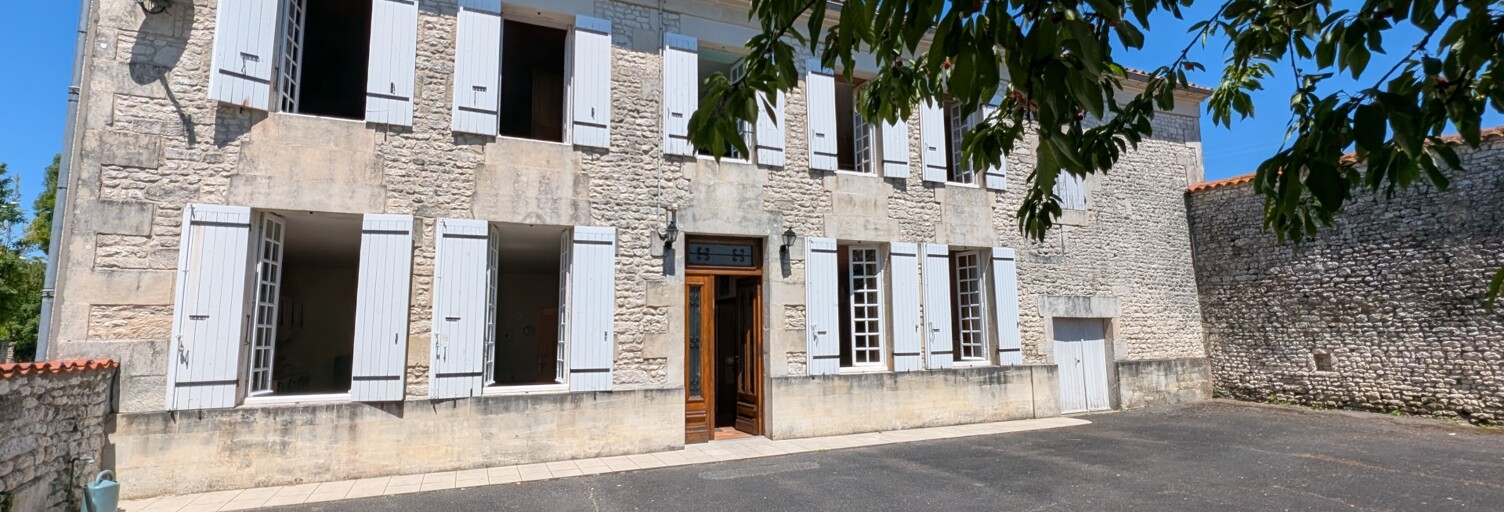 Maison 5 Pièces 145 m² à vendre à Montils (17800)