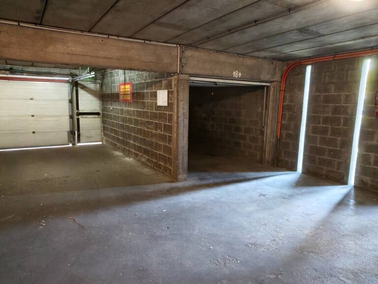 Vente Garage 14 m&sup2; — photo 1