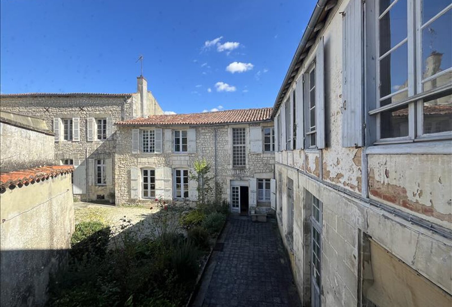 Maison de ville de 22 pièces principales — photo 1