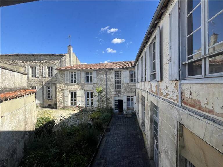 Maison de ville de 22 pièces principales — photo 1
