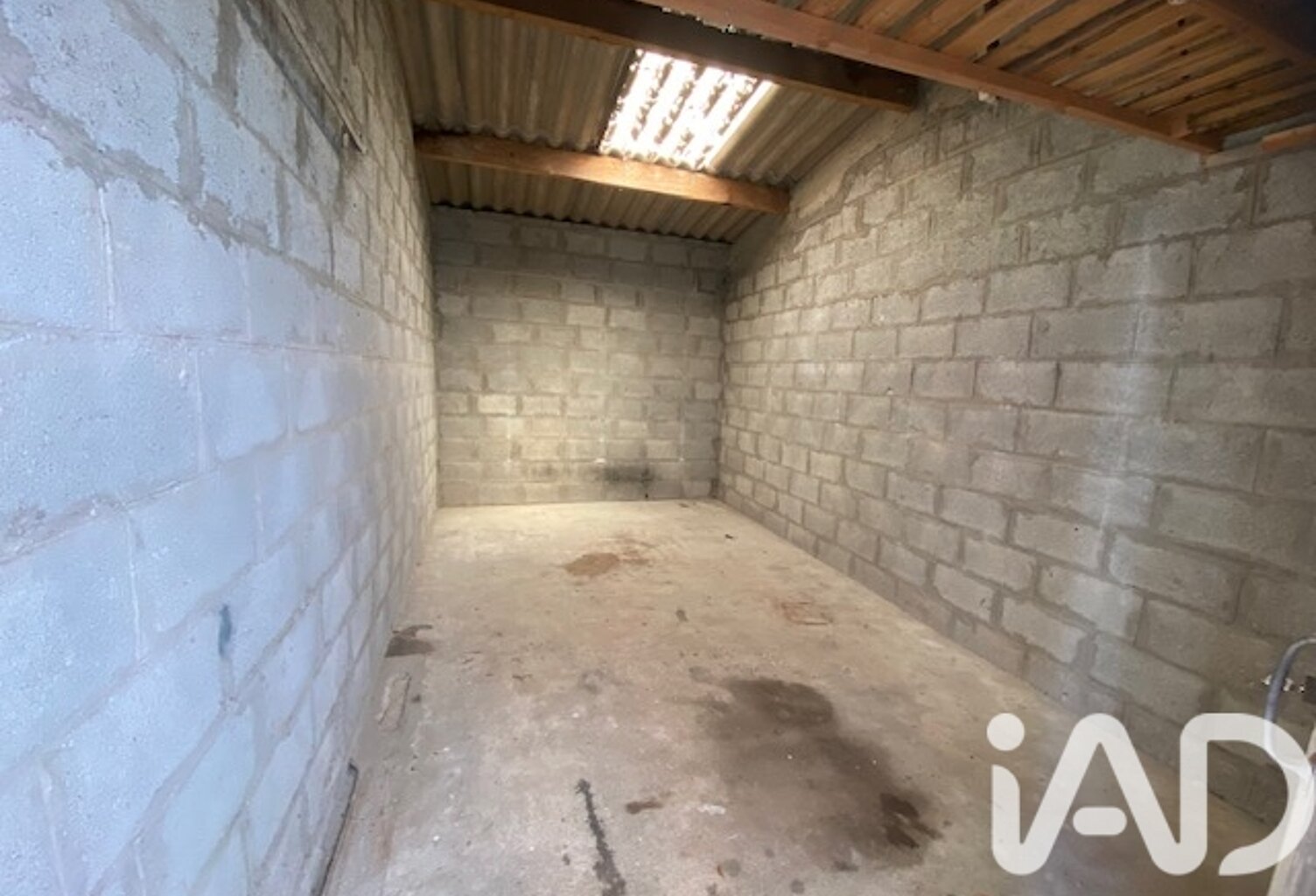 Vente Garage 15 m&sup2; — photo 1