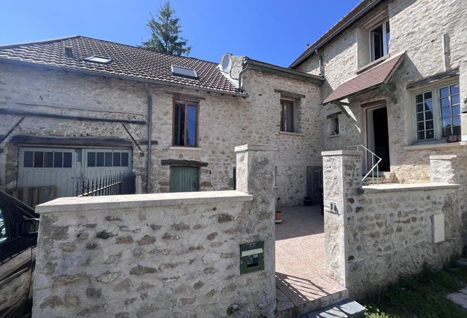 Maison en pierre de 5 pièces principales — photo 1