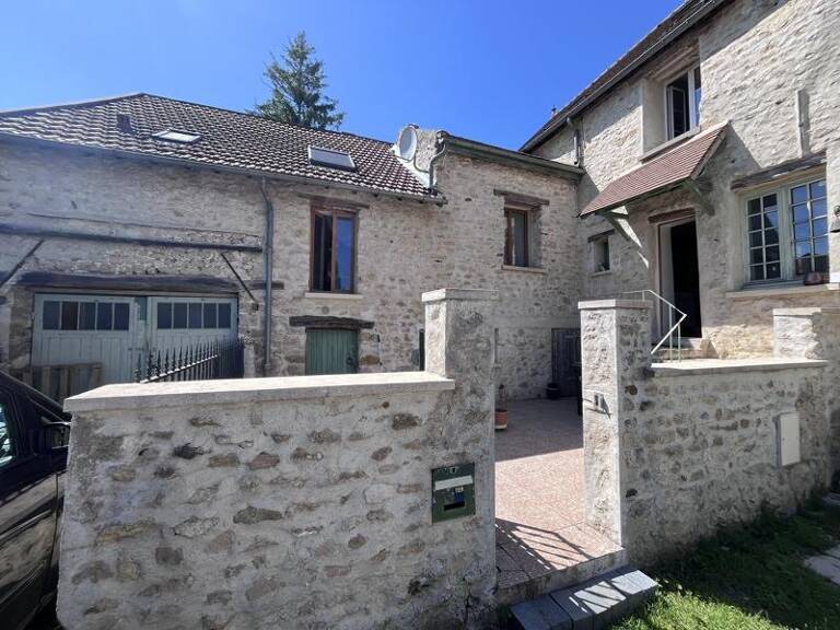 Maison en pierre de 5 pièces principales — photo 1