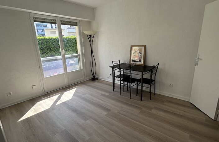 Vente appartement 3 pièces 59 m² Lyon 4 (69004) — photo 2