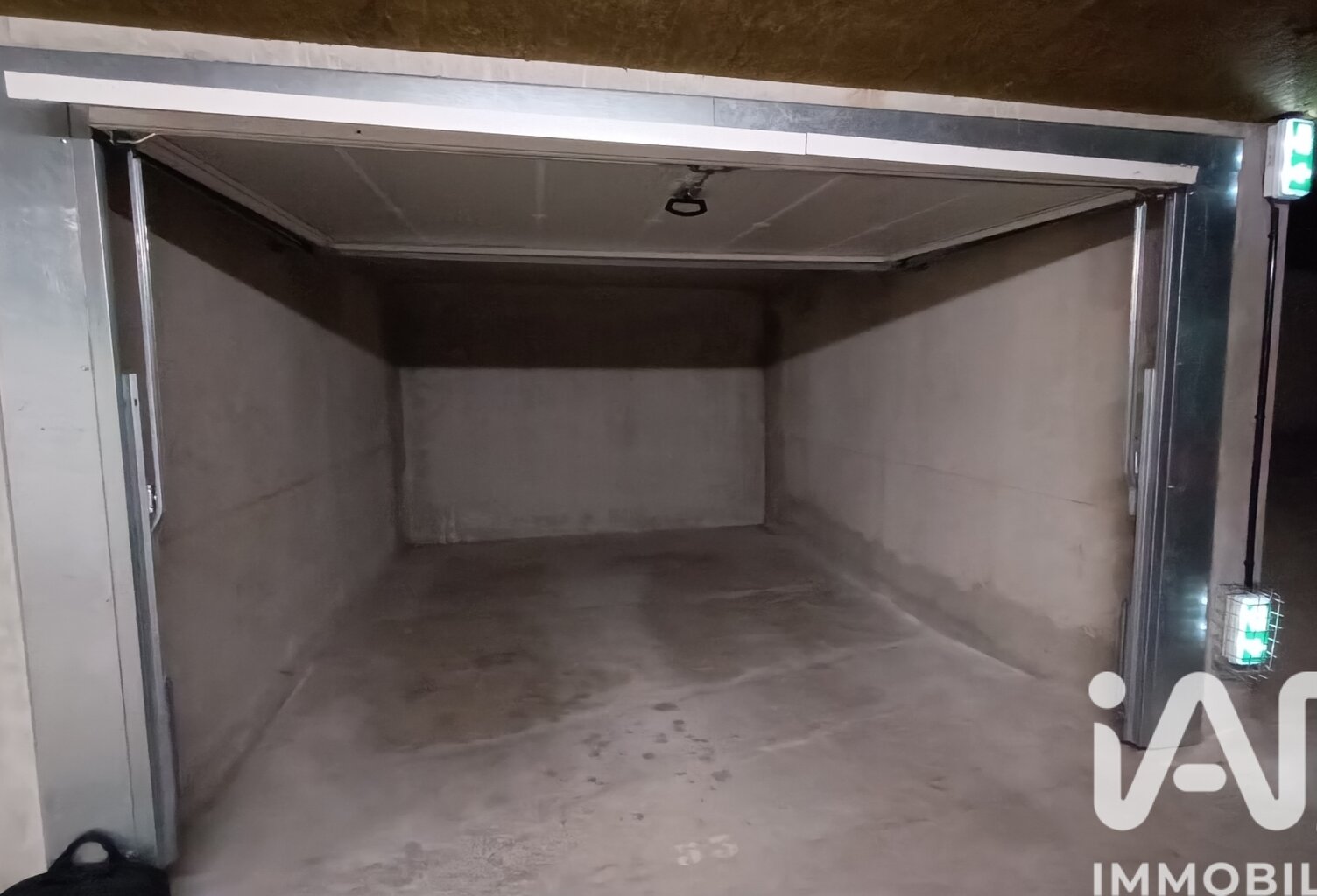 Vente Garage 19 m&sup2; — photo 1