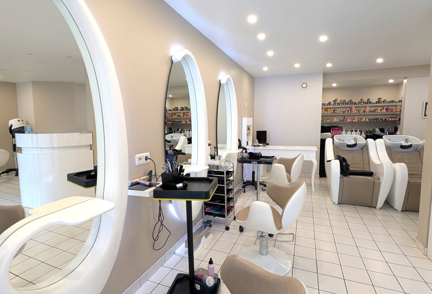 Vente Esthétique, Coiffure 93 m&sup2; — photo 1