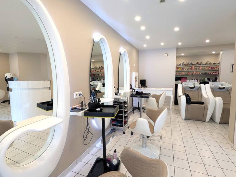 Vente Esthétique, Coiffure 93 m&sup2; — photo 1