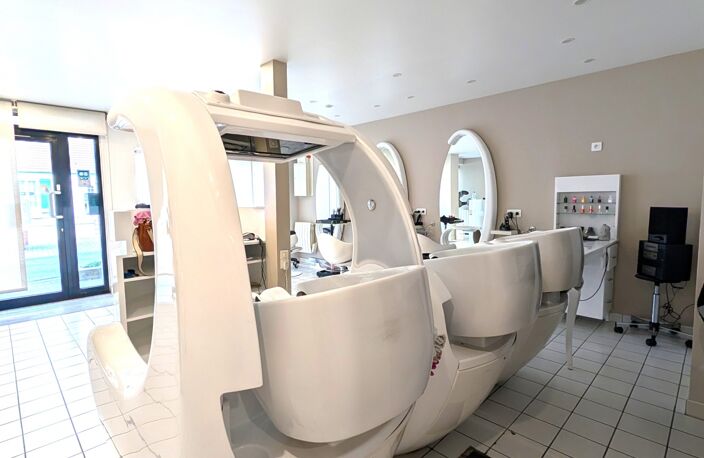 Vente Esthétique, Coiffure 93 m&sup2; — photo 5