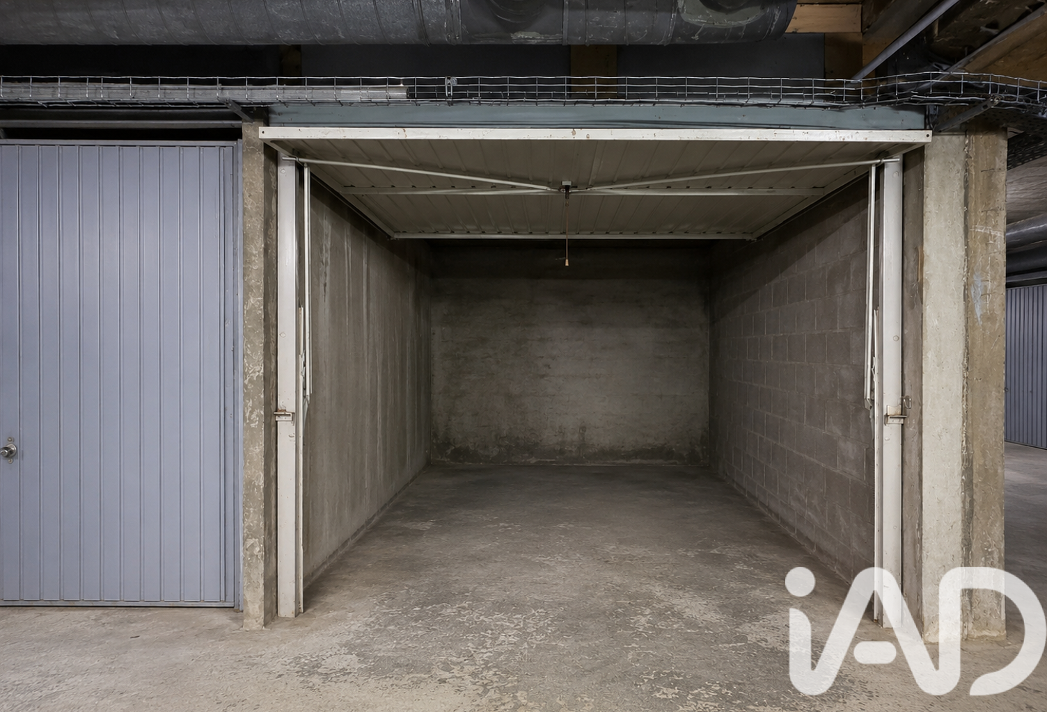 Vente Garage 12 m&sup2; — photo 1