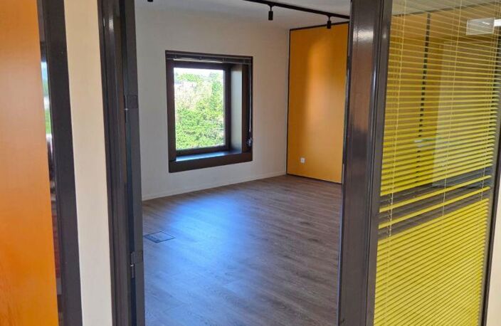 Location Local d'activités 22 m&sup2; — photo 3