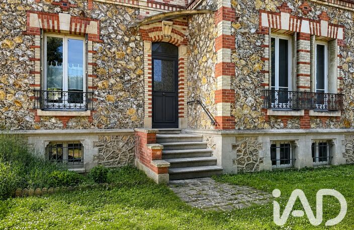 Vente Maison/villa 8 pièces — photo 2
