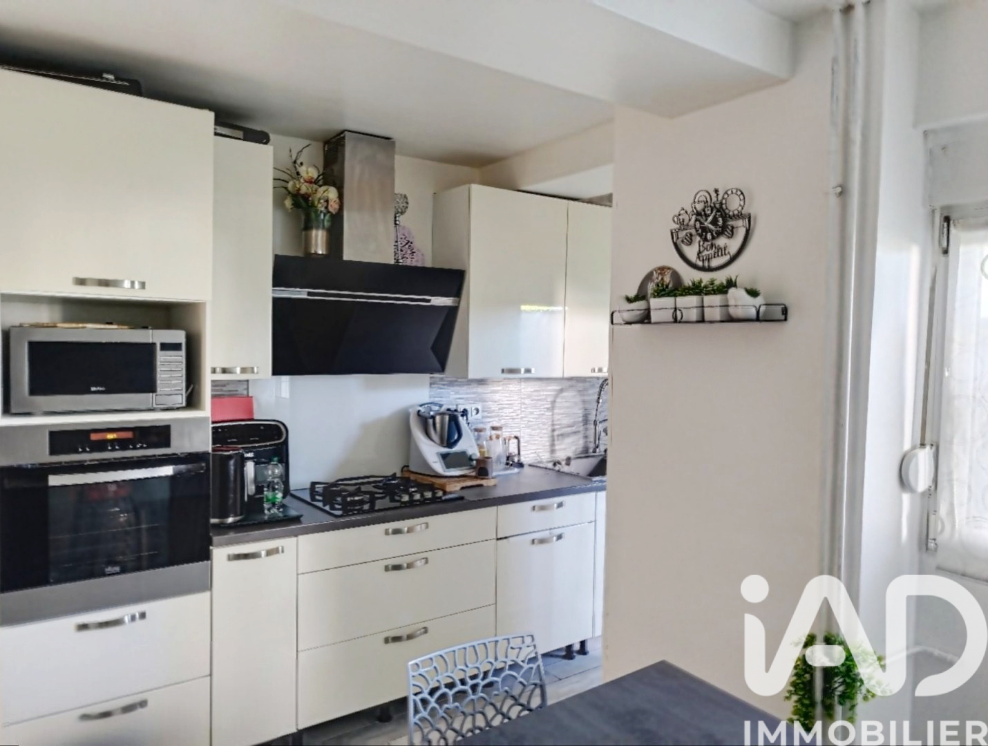 Vente Appartement 4 pièces - Photo 2