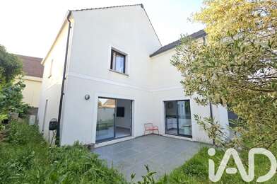Maison 6 pièces 2200 €