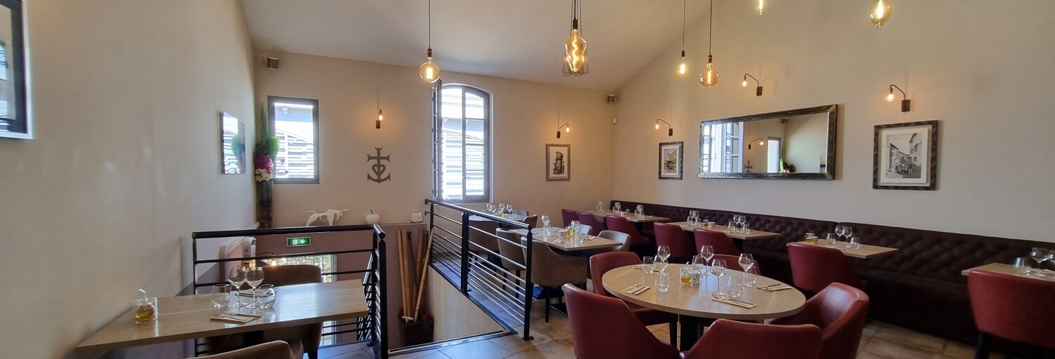 Commerce  153 m² à vendre à Saint-Gilles (30800)
