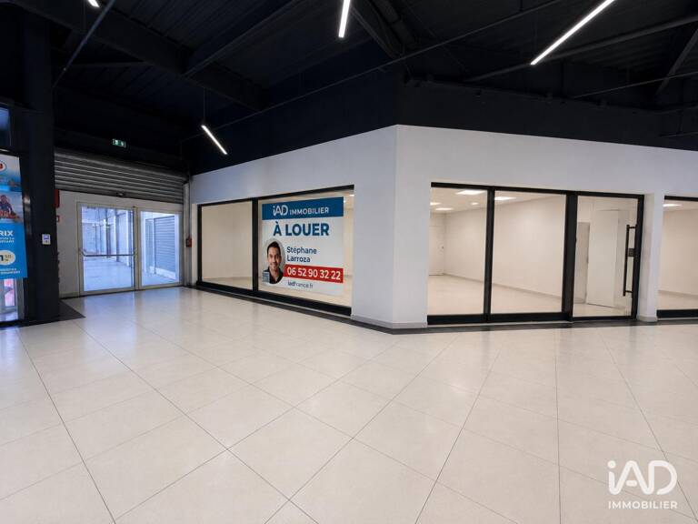 Location Boutique/Local commercial 100 m&sup2; — photo 1