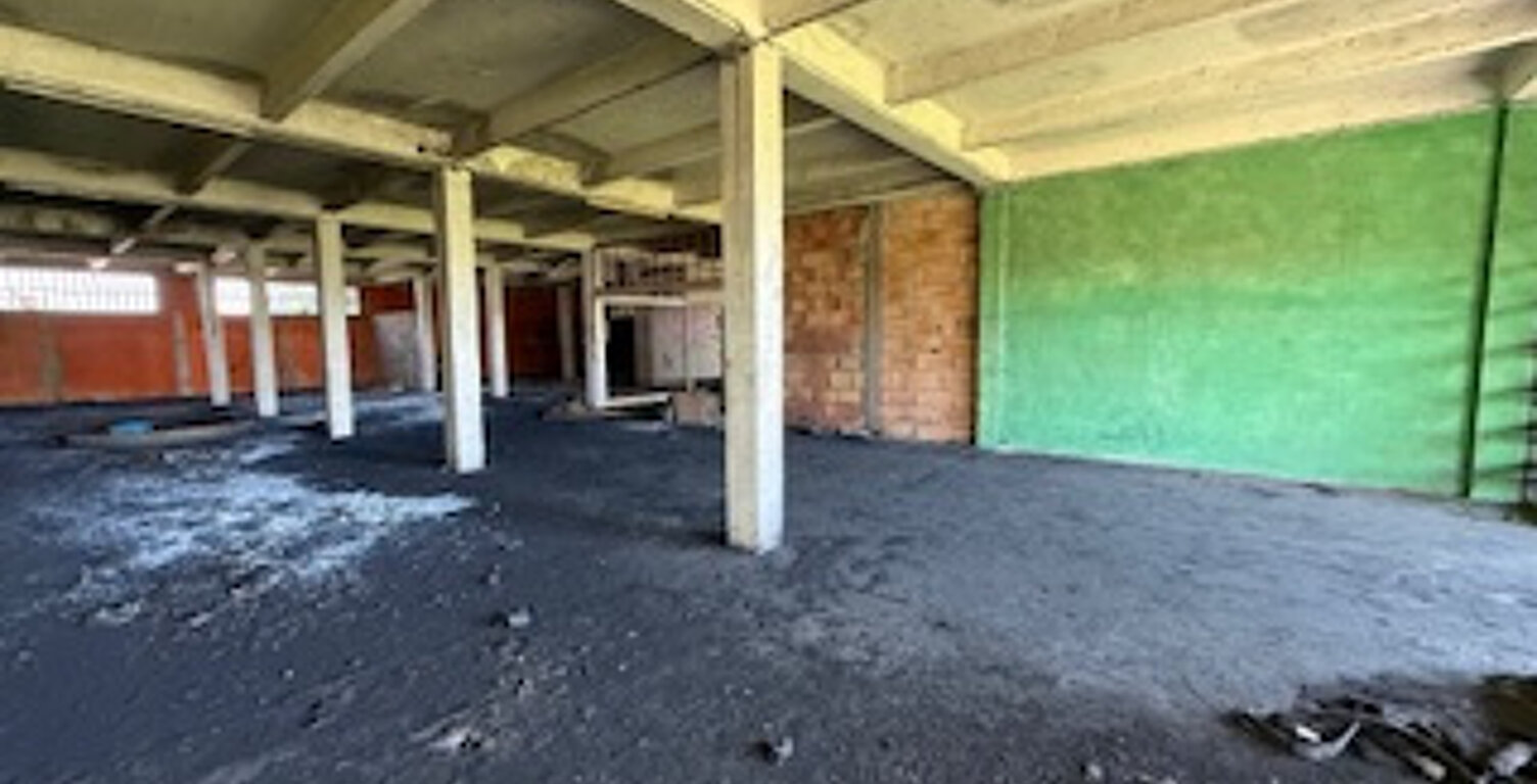 APPARTEMENT PLATEAU A AMENAGER T5 EN RDC A REPLONGES — photo 1