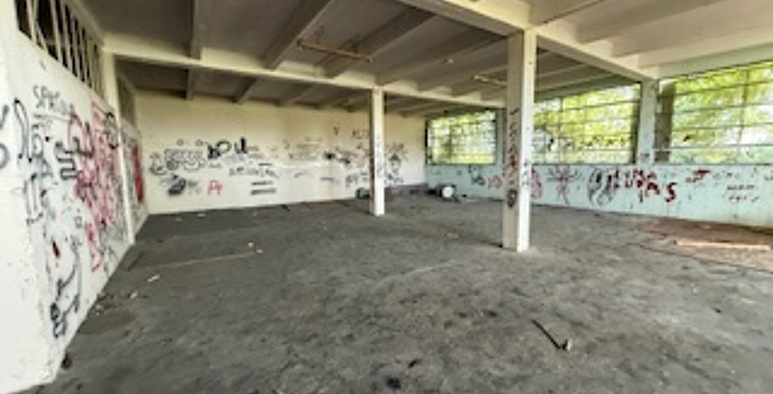 APPARTEMENT PLATEAU A AMENAGER T5 EN RDC REPLONGES — photo 1