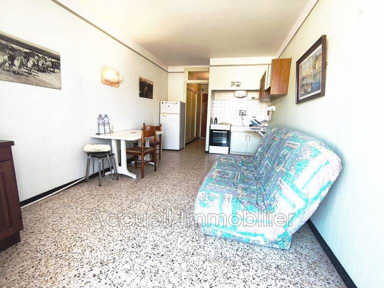 Studio au 1er étage d''environ 24 m² avec loggia vitrée.<BR>Parki — photo 1