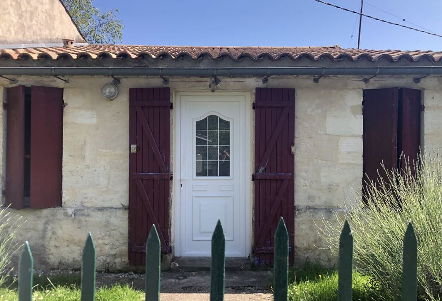 JOLIE MAISON MITOYENNE EN PIERRE AVEC SON GRAND JARDIN 900 m2 — photo 1