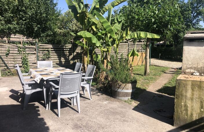 JOLIE MAISON MITOYENNE EN PIERRE AVEC SON GRAND JARDIN 900 m2 — photo 2