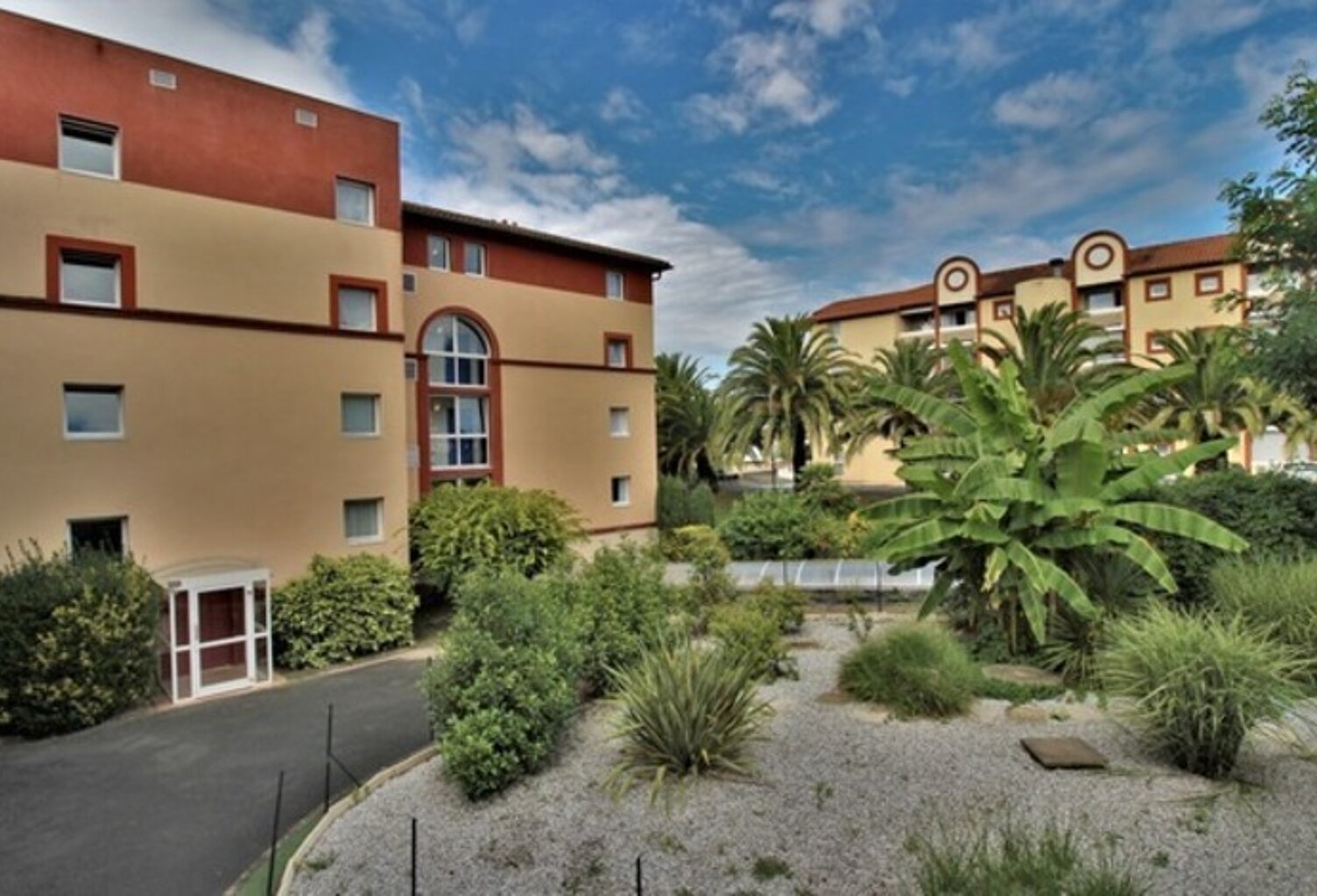 Appartement T2 dans centre ville de dax à côté des cures dans résidence de tourisme classée — photo 1