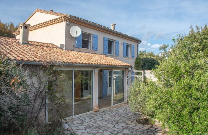 PARDAILHAN – MAISON FAMILIALE – 5 PIÈCES – PISCINE – VÉRANDA – TERRAIN CLOS 4973M² – PANNEAUX SOLAIRES – CALME – CLIMATISATION – CHAUFFAGE BOIS — photo 2