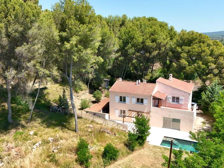 Propriété 7 pièces 175 m² avec piscine — photo 1
