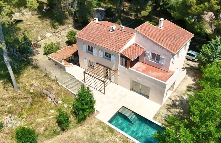 Propriété 7 pièces 175 m² avec piscine — photo 2
