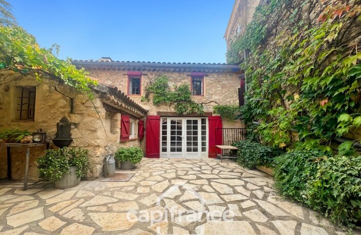 MERINDOL  MAISON DE CHARME, cour extérieure et roof top,2 chambres, 1 pièce,  1 bureau, 1 cave,  au cœur du village  A DECOUVRIR ! — photo 4
